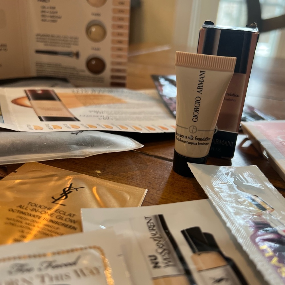 Deluxe Size Makeup Samples/Armani/Givenchy/Ilia/YveSaintLaurent/Kevyn Aucoin etc - Picture 5 of 10